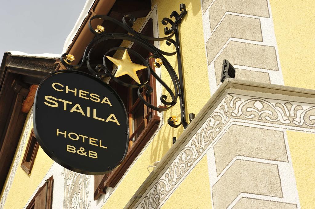Hotel Chesa Staila ลา ปุนท์-ชามูเอส-เชอ ภายนอก รูปภาพ