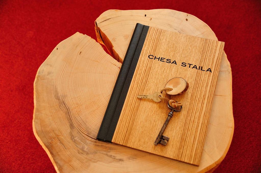 Hotel Chesa Staila ลา ปุนท์-ชามูเอส-เชอ ภายนอก รูปภาพ